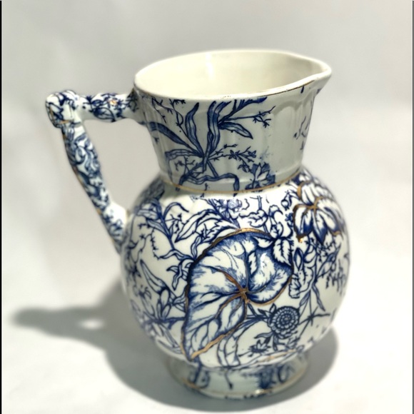 Blue & white floral ceramic Tea pitcher - Picture 2 of 11